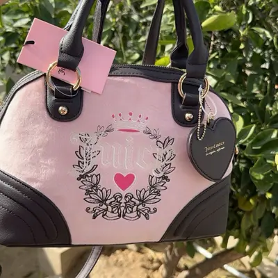 BNWOT store VERY CUTE & PINK JUICY COUTURE PURSE